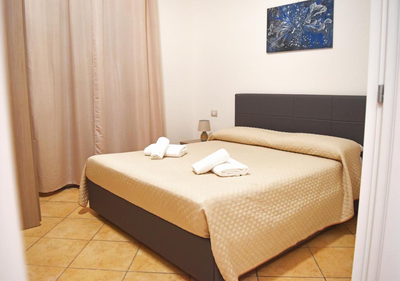 Bed & Breakfast Domus Pepe Scalea Exterior photo