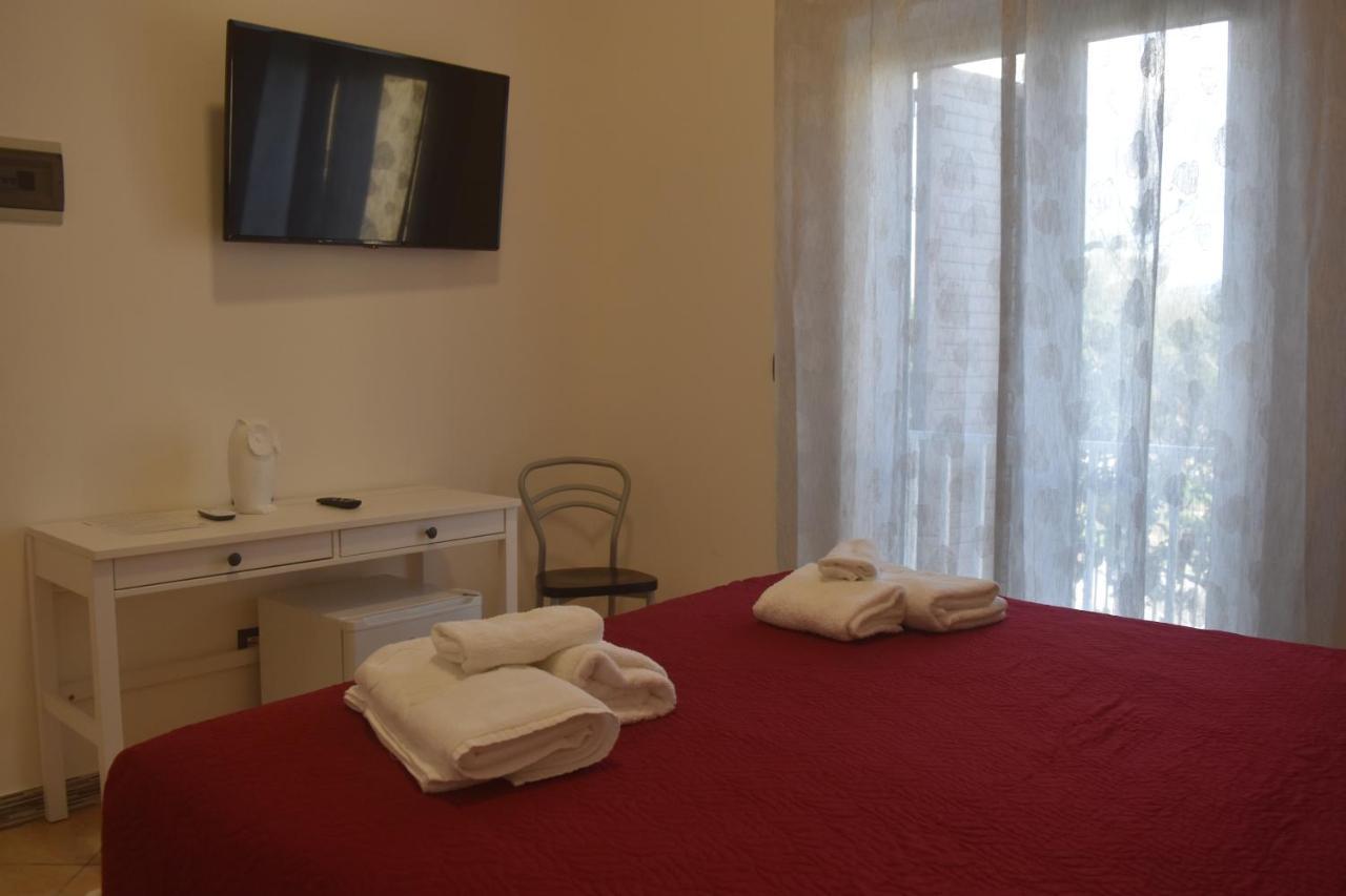 Bed & Breakfast Domus Pepe Scalea Exterior photo